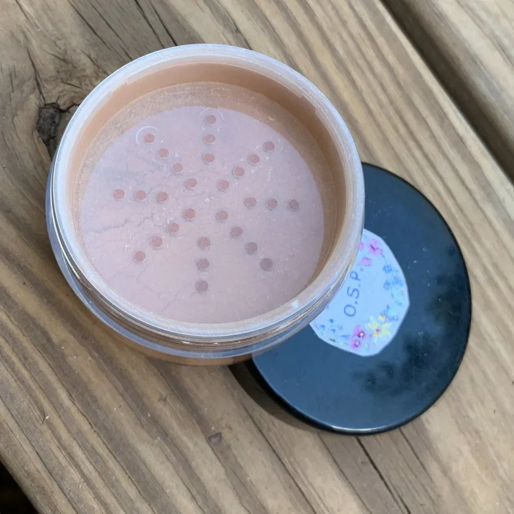 OSP Cosmetics Mineral Foundation Loose Powder in Mineral Dark